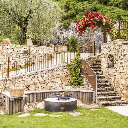 Rugiada Villa